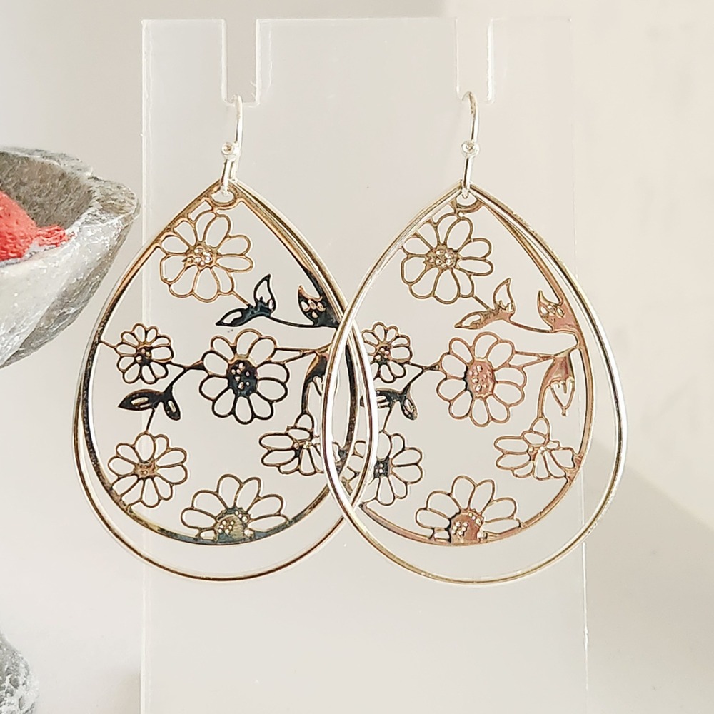 Silver Tone Floral Filigree Double Teardrop Dangle Earrings Daisy Nature Boho